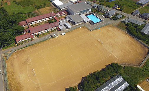 上山市立宮川中学校校舎外観写真