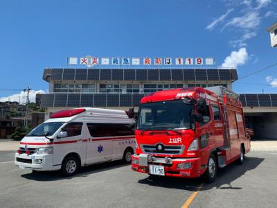 救急車と救助工作車