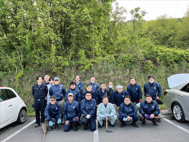 整備活動をした上山ライオンズクラブのみなさんの集合写真