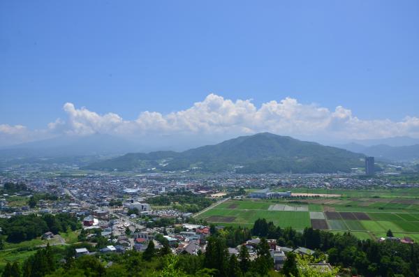 三吉山